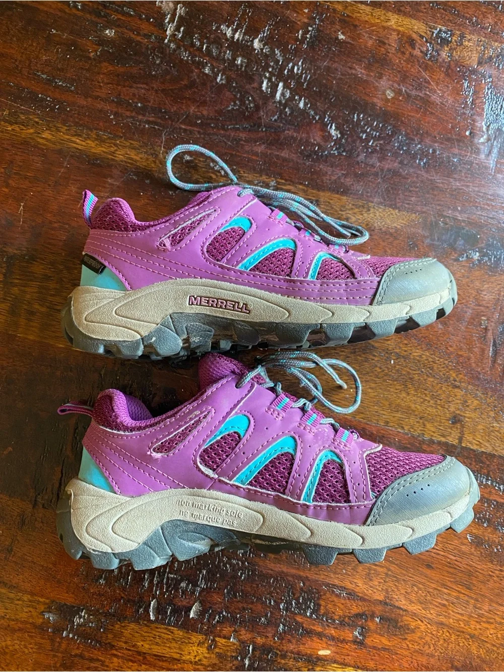 Merrell Kids' Oakcreek Low Lace Waterproof Hiking Shoes size 12 purple outdoors